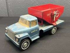 ERTL International Loadstar Truck with Gravity Box Bed