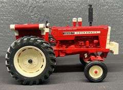 ERTL Cockshutt 1950-T Tractor