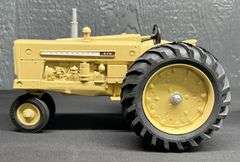ERTL Cockshutt 560, Cockshutt 570, Cockshutt 570 Super Tractor Set