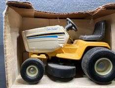 Scale Models Cub Cadet Lawn & Garden Tractors
