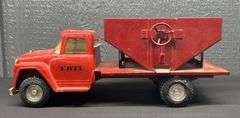 ERTL International Loadstar Truck with Gravity Box Bed