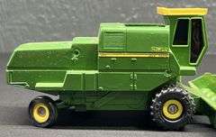 ERTL John Deere 985 Combine