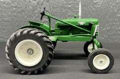 Spec-cast Oliver 440 Tractor - 1994 Louisville Farm Show Edition
