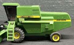 ERTL John Deere 4425 Combine