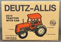 ERTL Deutz-Allis 8010 Tractor with Cab