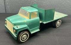 ERTL International Loadstar Truck with Flatbed