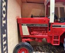 ERTL IH 1586 Tractor