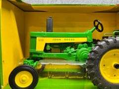 ERTL John Deere 520 & 530 Tractors
