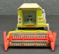 Claas Dominator Combine