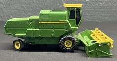 ERTL John Deere 985 Combine