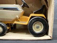 ERTL IH Cub Cadet Lawn & Garden Tractors