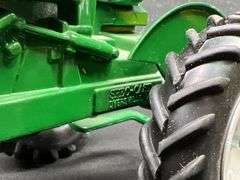 Spec-cast Oliver 440 Tractor - 1994 Louisville Farm Show Edition