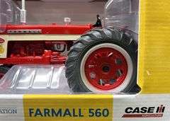 ERTL Farmall 560 Tractor - FFA Edition