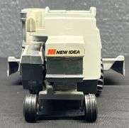 New Idea 819 Combine