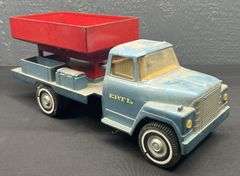 ERTL International Loadstar Truck with Gravity Box Bed
