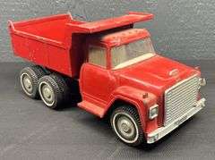 ERTL International Loadstar Truck with Hydraulic Dump Bed