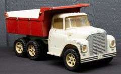 ERTL International Loadstar Truck with Hydraulic Dump Bed