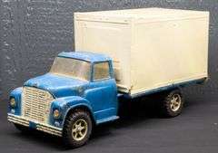 ERTL International Loadstar Truck with Enclosed Van Body Bed