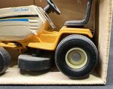 Scale Models Cub Cadet Lawn & Garden Tractors