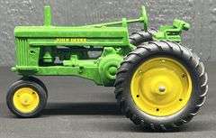 ERTL John Deere 70 Tractor