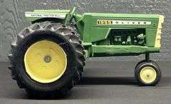 Scale Oliver 1955 Tractor - 1988 Louisville Farm Show Edition