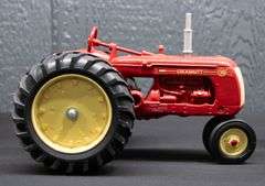 ERTL Cockshutt 40 Deluxe, Cockshutt 50, Co-op E5 Tractor Set