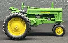 ERTL John Deere 70 Tractor