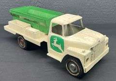 ERTL International Loadstar Truck with Forage Box Bed