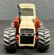 Case 4890 & 1690 Tractors