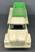 ERTL International Loadstar Truck with Forage Box Bed