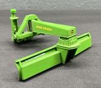 ERTL John Deere Blade & Hay Wagon