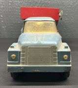 ERTL International Loadstar Truck with Gravity Box Bed