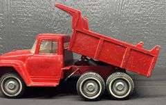 ERTL International Loadstar Truck with Hydraulic Dump Bed