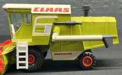 Claas Dominator Combine