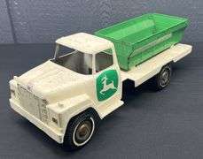 ERTL International Loadstar Truck with Forage Box Bed