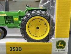 ERTL John Deere Model 2520 Tractor - FFA Edition