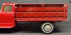 ERTL International Loadstar Truck with Grain Box Bed
