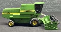 ERTL John Deere 4425 Combine