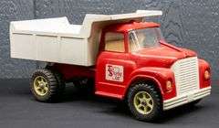 ERTL International Loadstar Truck with Hydraulic Dump Bed
