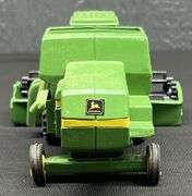 ERTL John Deere 4425 Combine