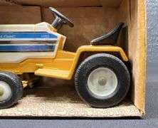 ERTL IH Cub Cadet Lawn & Garden Tractors