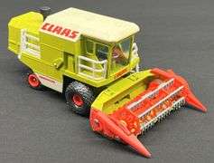 Claas Dominator Combine