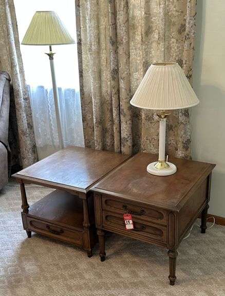Living Room End Tables & Lamps