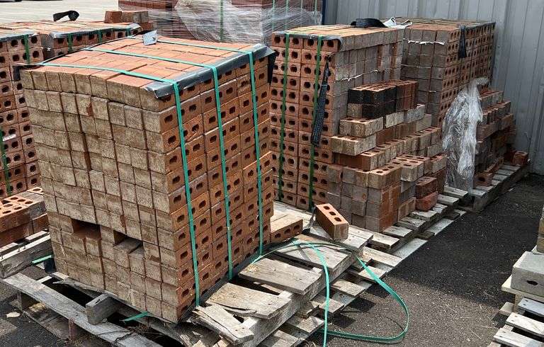 7.5" 3-Hole Bricks
