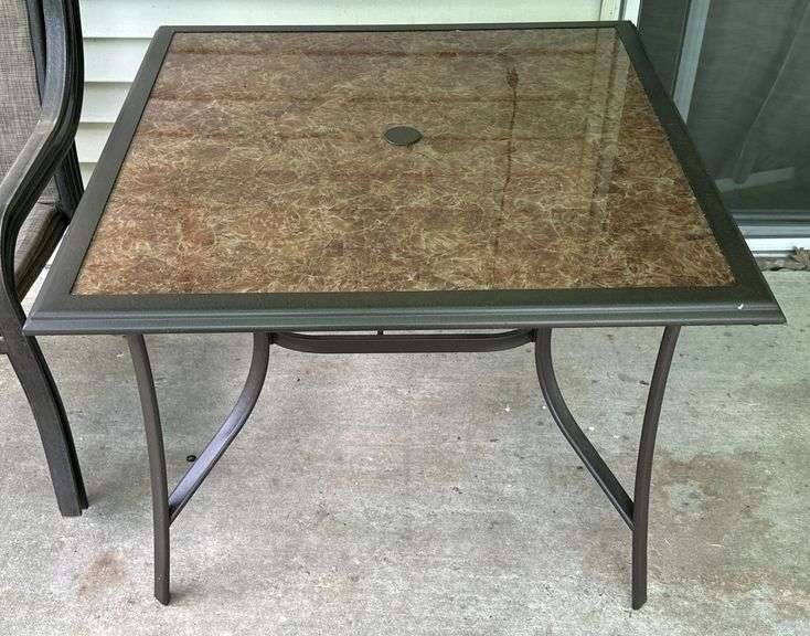 Outdoor Patio Table & Chairs