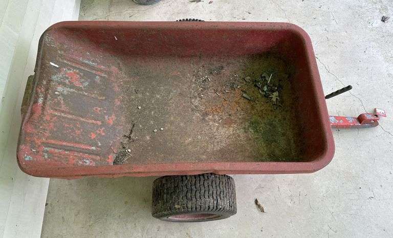 Pull type Dump Style Lawn Cart