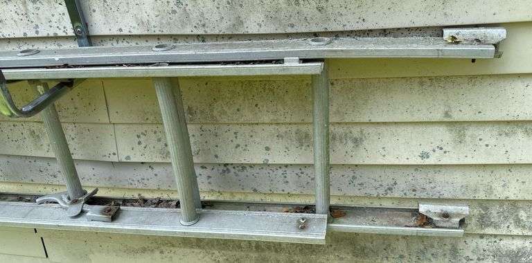 Aluminum 22' Extension Ladder