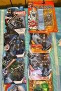 Marvel & DC Universe Fan Collection Figures