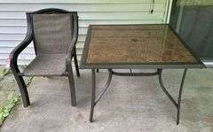 Outdoor Patio Table & Chairs