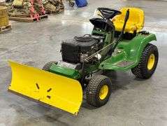 John Deere LT166 Lawn Tractor with John Deere Blade
